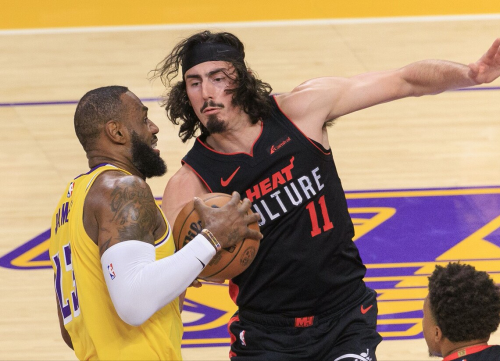 爱游戏网页版-包含关键时刻瓦伦西亚备战德国杯，内部沟通细节曝光，更衣室稳定，阵容厚度经受考验的词条