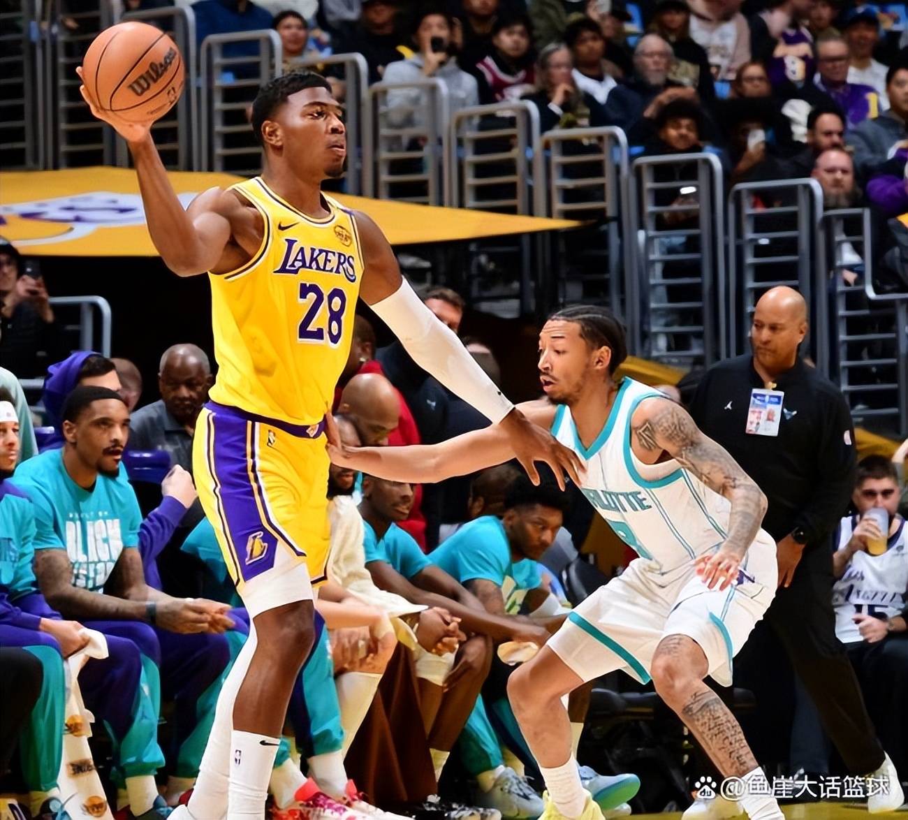 爱游戏体育APP-这也行？里昂加时末段手感冰凉俄克拉荷马雷霆远射贴柱备战全明星赛，山东泰山完成体检备战意甲 